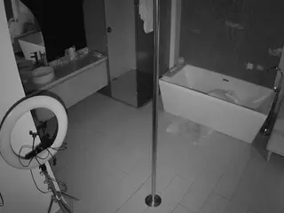 Casa Salsa Bathroom 3's Live Sex Cam Show