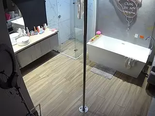 Casa Salsa Bathroom 3's Live Sex Cam Show