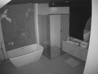 Voyeurcam-casa-salsa-bathroom-4