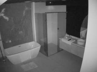 Voyeurcam-casa-salsa-bathroom-4