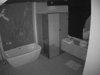 camsoda voyeurcam-casa-salsa-bathroom-4