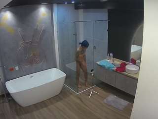 camsoda voyeurcam-casa-salsa-bathroom-4