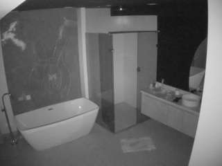 voyeurcam-casa-salsa-bathroom-4