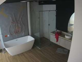 camsoda voyeurcam-casa-salsa-bathroom-4