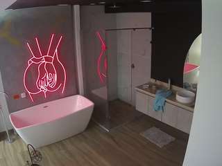 camsoda voyeurcam-casa-salsa-bathroom-4