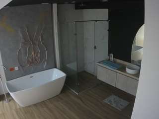 Alexiaquintana camsoda voyeurcam-casa-salsa-bathroom-4