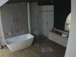 Amas De Casa Xxx camsoda voyeurcam-casa-salsa-bathroom-4