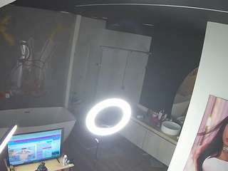 voyeurcam-casa-salsa-bathroom-4