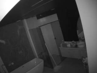 voyeurcam-casa-salsa-bathroom-4
