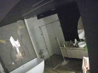 voyeurcam-casa-salsa-bathroom-4