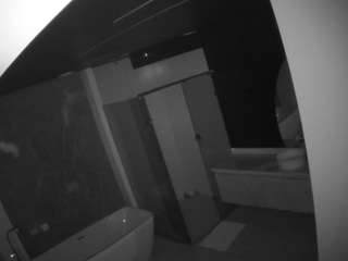 voyeurcam-casa-salsa-bathroom-4