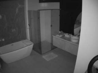 voyeurcam-casa-salsa-bathroom-4