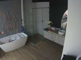 voyeurcam-casa-salsa-bathroom-4