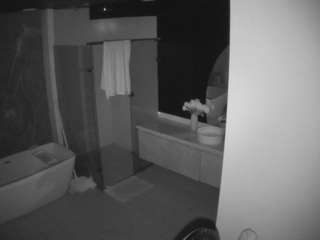 voyeurcam-casa-salsa-bathroom-4
