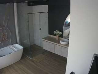 voyeurcam-casa-salsa-bathroom-4