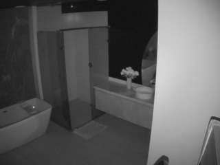 voyeurcam-casa-salsa-bathroom-4