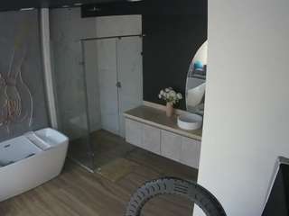 voyeurcam-casa-salsa-bathroom-4