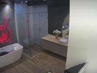 voyeurcam-casa-salsa-bathroom-4