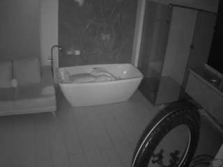 voyeurcam-casa-salsa-bathroom-4