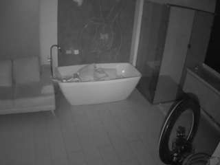 voyeurcam-casa-salsa-bathroom-4