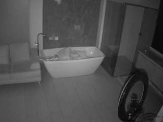 voyeurcam-casa-salsa-bathroom-4