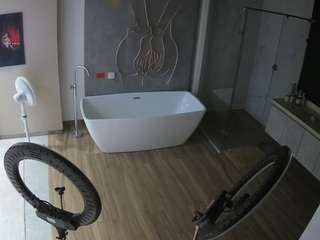 voyeurcam-casa-salsa-bathroom-4