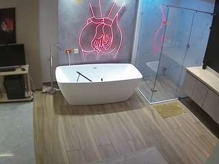 voyeurcam-casa-salsa-bathroom-4