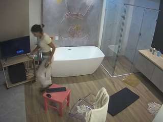 voyeurcam-casa-salsa-bathroom-4