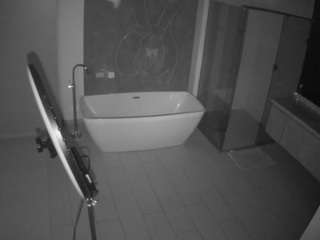 Ten model jest teraz na żywo. voyeurcam-casa-salsa-bathroom-4