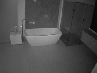 voyeurcam-casa-salsa-bathroom-4