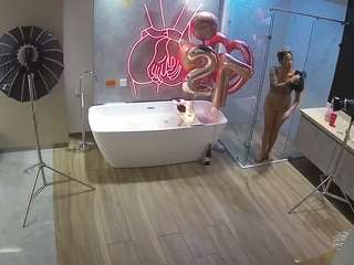 voyeurcam-casa-salsa-bathroom-4