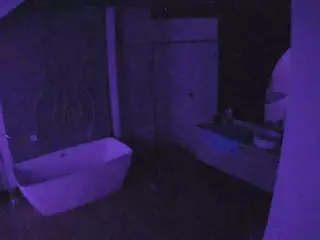 Casa Salsa Bathroom 4's Live Sex Cam Show