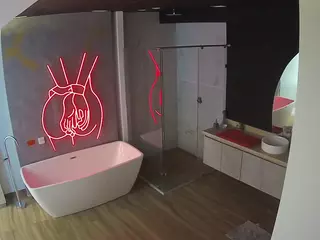 Casa Salsa Bathroom 4's Live Sex Cam Show