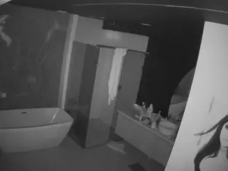 Casa Salsa Bathroom 4's Live Sex Cam Show