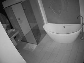 camsoda voyeurcam-casa-salsa-bathroom-5