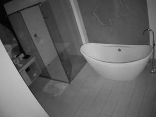 camsoda voyeurcam-casa-salsa-bathroom-5