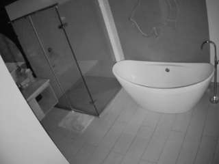 camsoda voyeurcam-casa-salsa-bathroom-5