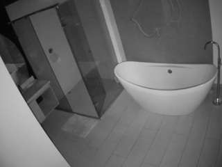 camsoda voyeurcam-casa-salsa-bathroom-5