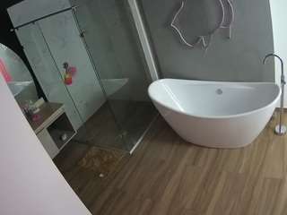 camsoda voyeurcam-casa-salsa-bathroom-5