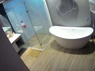 Gizzel voyeurcam-casa-salsa-bathroom-5 camsoda