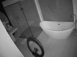 camsoda voyeurcam-casa-salsa-bathroom-5