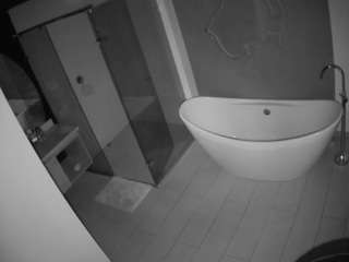 camsoda voyeurcam-casa-salsa-bathroom-5