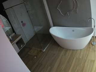 camsoda voyeurcam-casa-salsa-bathroom-5