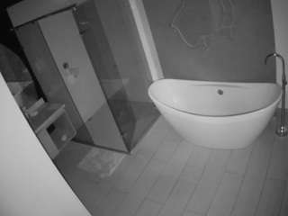 Mysweatapple camsoda voyeurcam-casa-salsa-bathroom-5