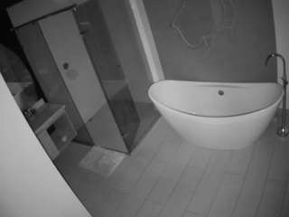 voyeurcam-casa-salsa-bathroom-5