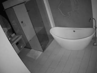 Mujeres Desnudandose En Casa camsoda voyeurcam-casa-salsa-bathroom-5