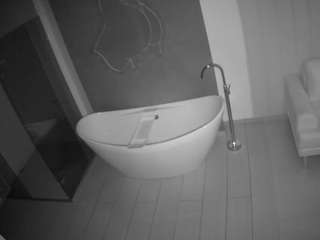 voyeurcam-casa-salsa-bathroom-5