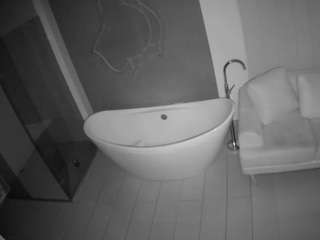 voyeurcam-casa-salsa-bathroom-5
