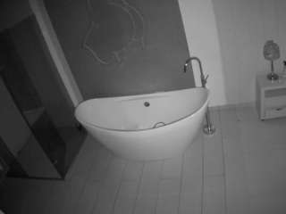 voyeurcam-casa-salsa-bathroom-5