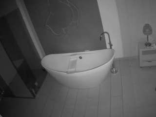 voyeurcam-casa-salsa-bathroom-5 webcam model
